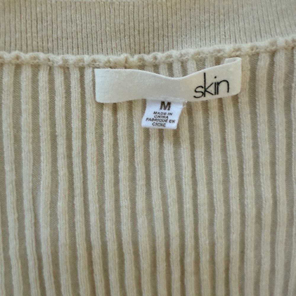Cream Sleeveless V-Neck Sweater - Picture 4 of 7